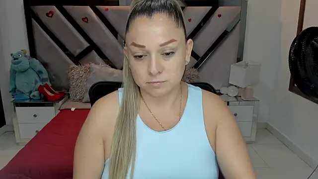 natalia5560 online show from October 2025 12:39:02 PM