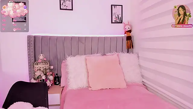 vanesa moon   online show from December 2025 12:05:01 AM