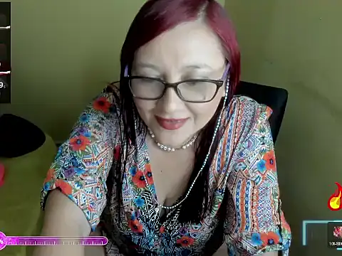 Snapshot of MilfObsession_ chatting on November 2025 05:11:01 PM MilfObsession online show from November 2025 05:11:01 PM