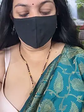 FlatVincy4 online show from October 2025 05:05:01 AM