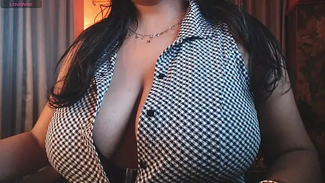 hot menka online show from July 2026 10:31:01 PM