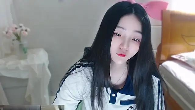 qiqi--- online show from April 2026 05:15:01 PM