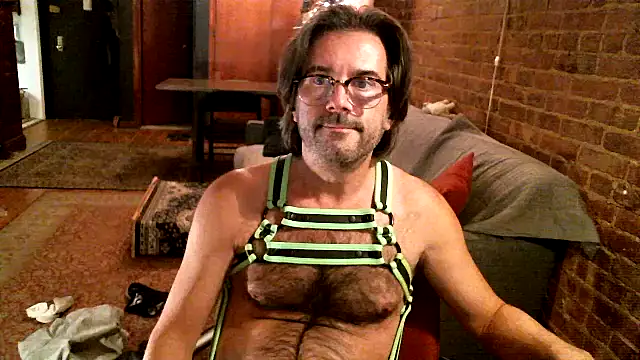 Snapshot of Johnny_Bottoms chatting on December 2024 10:00:02 PM Johnny Bottoms online show from December 2024 10:00:02 PM