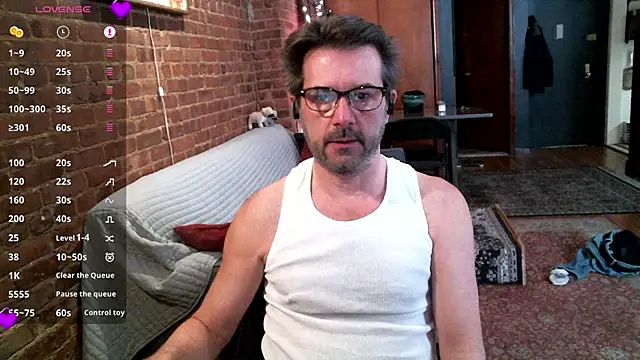 Snapshot of Johnny_Bottoms chatting on March 2025 03:27:02 PM Johnny Bottoms online show from March 2025 03:27:02 PM