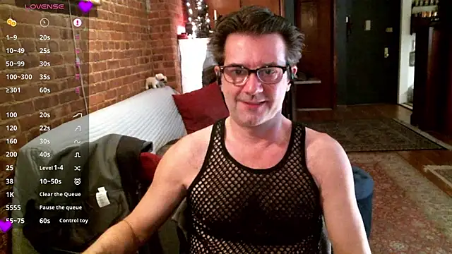 Snapshot of Johnny_Bottoms chatting on March 2025 02:23:01 PM Johnny Bottoms online show from March 2025 02:23:01 PM