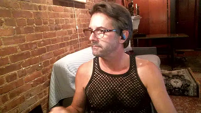 Snapshot of Johnny_Bottoms chatting on October 2025 10:51:01 PM Johnny Bottoms online show from October 2025 10:51:01 PM