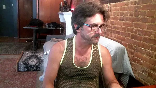 Snapshot of Johnny_Bottoms chatting on October 2025 05:24:01 PM Johnny Bottoms online show from October 2025 05:24:01 PM