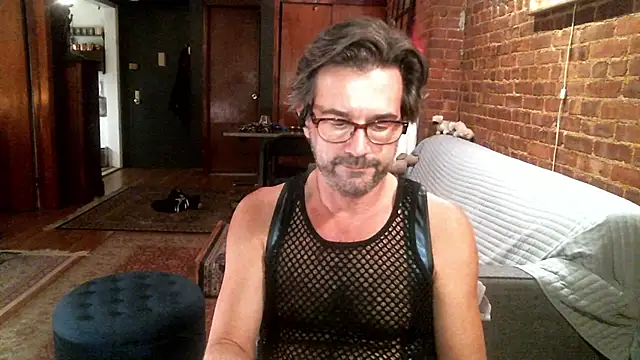 Snapshot of Johnny_Bottoms chatting on December 2025 10:49:01 PM Johnny Bottoms online show from December 2025 10:49:01 PM