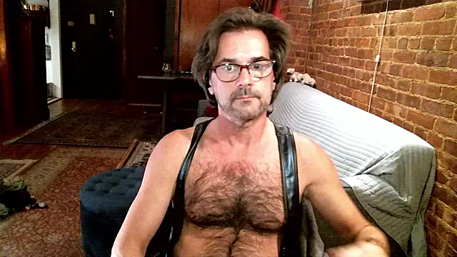 Snapshot of Johnny_Bottoms chatting on December 2025 11:44:02 PM Johnny Bottoms online show from December 2025 11:44:02 PM