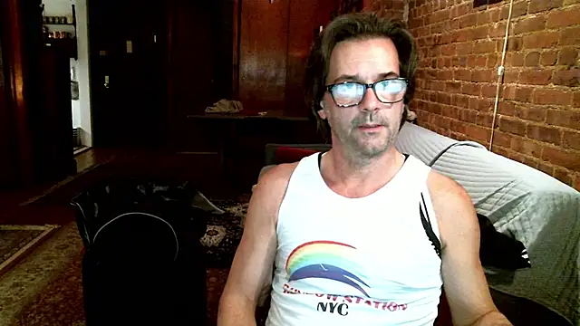 Snapshot of Johnny_Bottoms chatting on January 2026 11:08:02 PM Johnny Bottoms online show from January 2026 11:08:02 PM