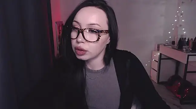 Snapshot of MoranaMissGod chatting on December 2024 12:47:01 AM MoranaMissGod online show from December 2024 12:47:01 AM