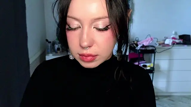 MoranaMissGod online show from June 2026 01:04:01 PM