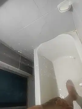 Snapshot of DTuannHallT chatting on April 2026 09:48:01 PM DTuannHallT online show from April 2026 09:48:01 PM