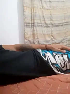 judesmith95 online show from December 2024 04:50:01 PM