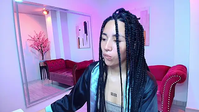 Leia queens online show from January 2025 02:23:02 PM