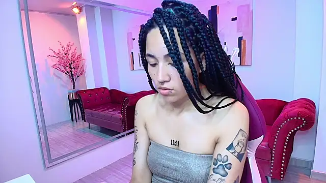 Leia queens online show from January 2025 05:24:01 PM