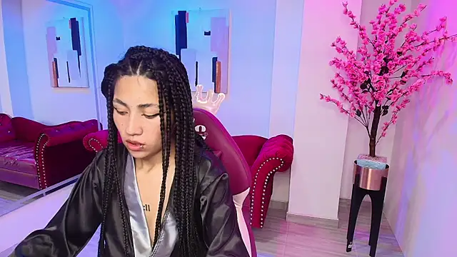 Leia queens online show from January 2025 05:19:01 PM