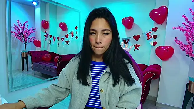 Leia queens online show from February 2025 02:23:01 PM