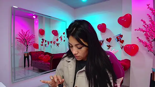 Leia queens online show from February 2025 11:17:02 AM