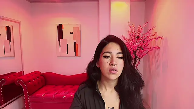 Leia queens online show from February 2025 11:08:02 AM