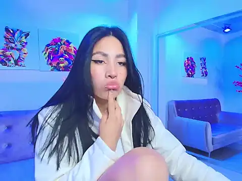 Leia queens online show from March 2025 02:30:02 PM