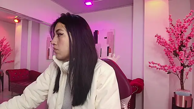 Leia queens online show from March 2025 11:20:01 AM