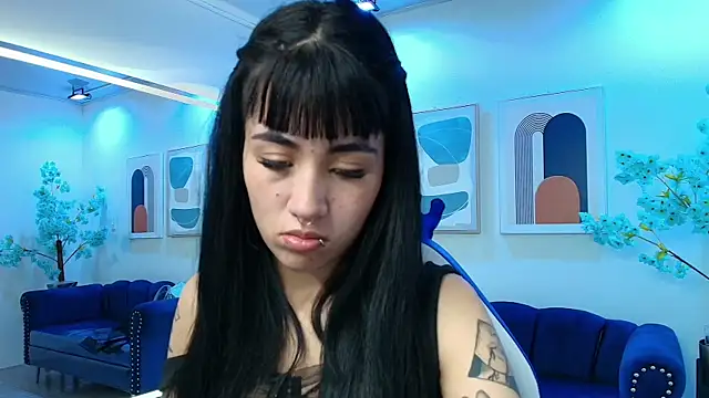 Leia queens online show from September 2025 05:16:02 PM