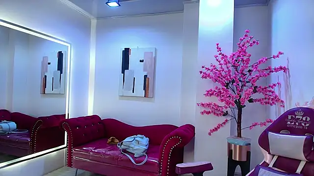 Leia queens online show from October 2025 12:06:01 PM