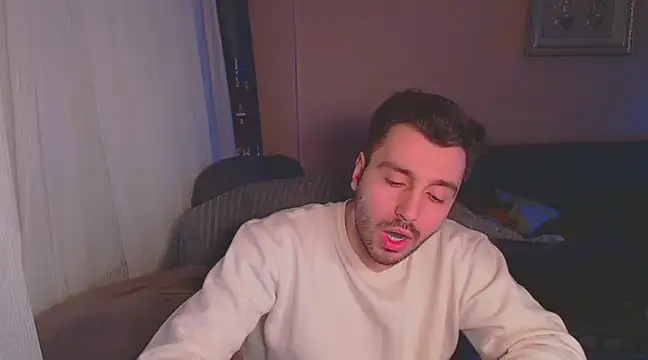 handsomeee04 online show from March 2025 10:05:02 PM