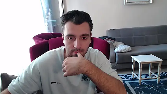 handsomeee04 online show from September 2025 02:42:02 PM