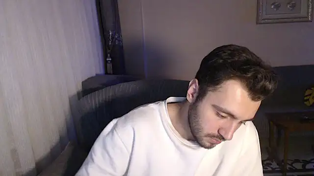 handsomeee04 online show from October 2025 09:48:02 PM