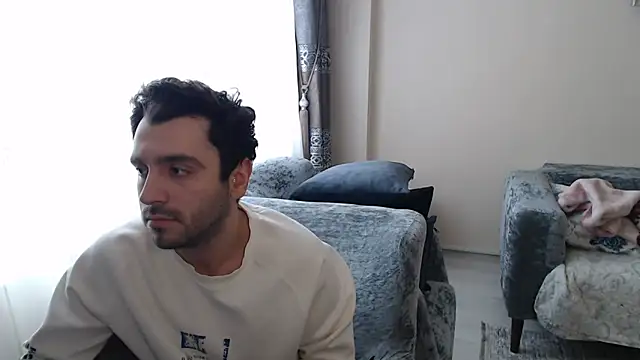 handsomeee04 online show from April 2026 02:19:01 PM