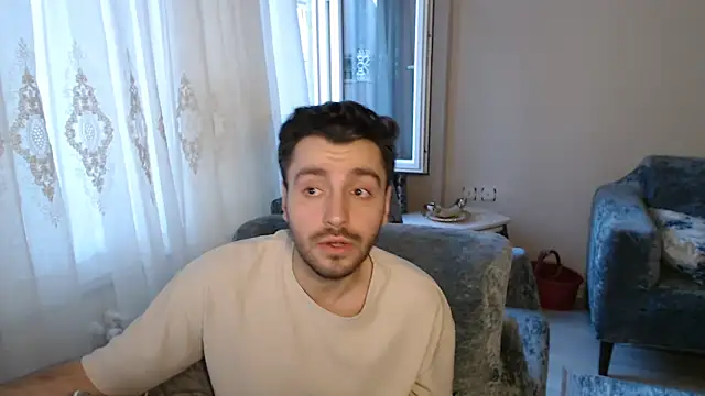 handsomeee04 online show from May 2026 01:02:04 AM