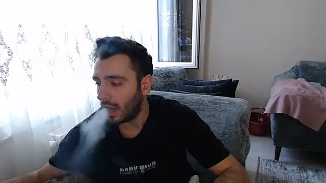 handsomeee04 online show from May 2026 02:57:01 PM