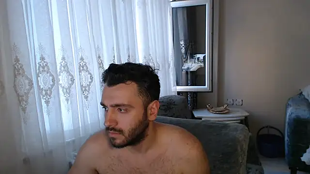 handsomeee04 online show from June 2026 05:17:02 PM
