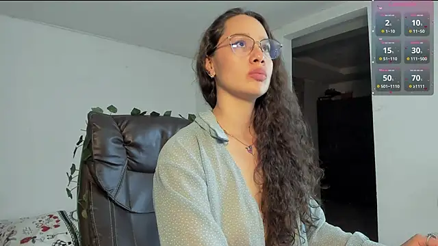 Snapshot of emmaTorres1 chatting on March 2025 11:53:01 PM emmaTorres1 online show from March 2025 11:53:01 PM