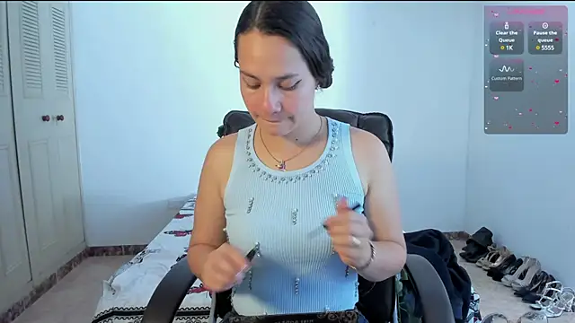 Snapshot of emmaTorres1 chatting on March 2025 02:24:01 PM emmaTorres1 online show from March 2025 02:24:01 PM