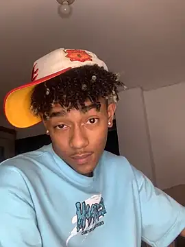 Boy cock18 online show from February 2025 08:39:02 AM