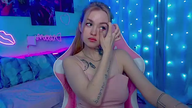 Snapshot of Naughty_Mable chatting on February 2025 04:11:02 AM Naughty Mable online show from February 2025 04:11:02 AM