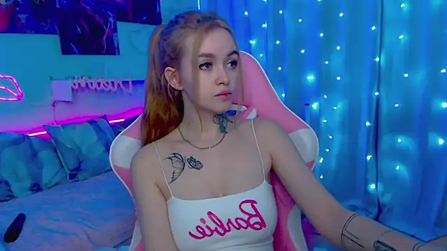 Snapshot of Naughty_Mable chatting on February 2025 06:52:02 AM Naughty Mable online show from February 2025 06:52:02 AM