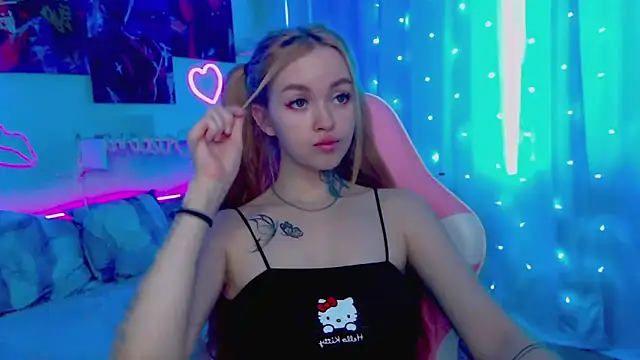 Snapshot of Naughty_Mable chatting on February 2025 06:48:01 AM Naughty Mable online show from February 2025 06:48:01 AM