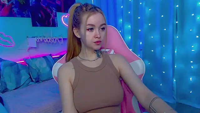 Snapshot of Naughty_Mable chatting on February 2025 12:52:01 AM Naughty Mable online show from February 2025 12:52:01 AM