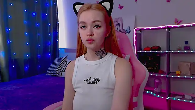 Snapshot of Naughty_Mable chatting on March 2025 03:30:02 AM Naughty Mable online show from March 2025 03:30:02 AM