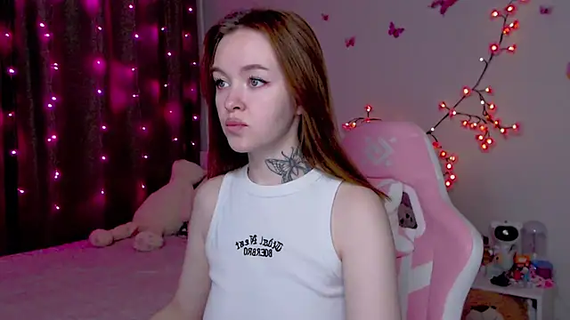 Snapshot of Naughty_Mable chatting on October 2025 11:59:01 PM Naughty Mable online show from October 2025 11:59:01 PM