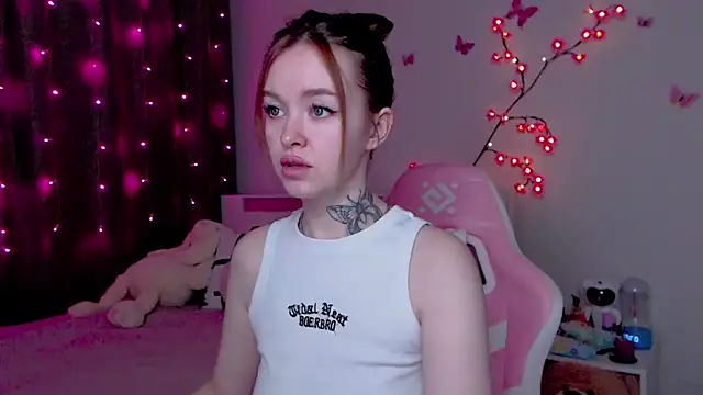 Snapshot of Naughty_Mable chatting on October 2025 12:26:01 AM Naughty Mable online show from October 2025 12:26:01 AM