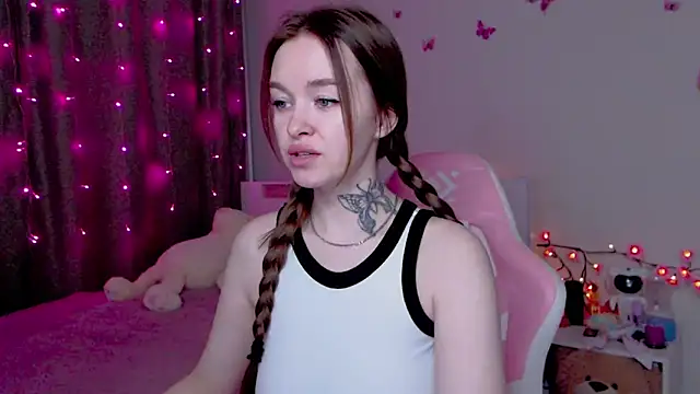 Snapshot of Naughty_Mable chatting on November 2025 12:21:01 AM Naughty Mable online show from November 2025 12:21:01 AM