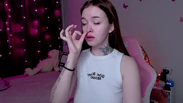 Snapshot of Naughty_Mable chatting on November 2025 12:35:01 AM Naughty Mable online show from November 2025 12:35:01 AM