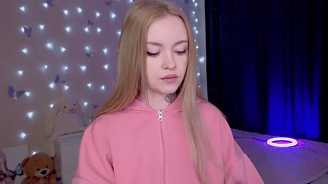 Snapshot of Naughty_Mable chatting on February 2026 11:58:01 PM Naughty Mable online show from February 2026 11:58:01 PM