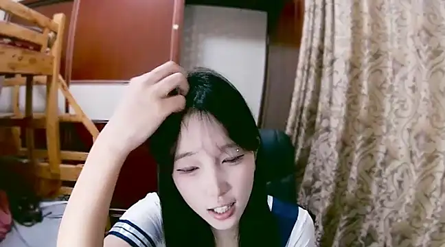 Snapshot of lulu-2002 chatting on December 2024 01:00:01 PM lulu-2002 online show from December 2024 01:00:01 PM