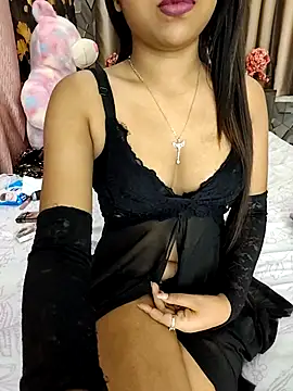 Little  Lia online show from November 2025 12:22:02 AM